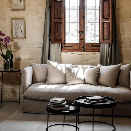 Cesca's Boutique Hotel-3